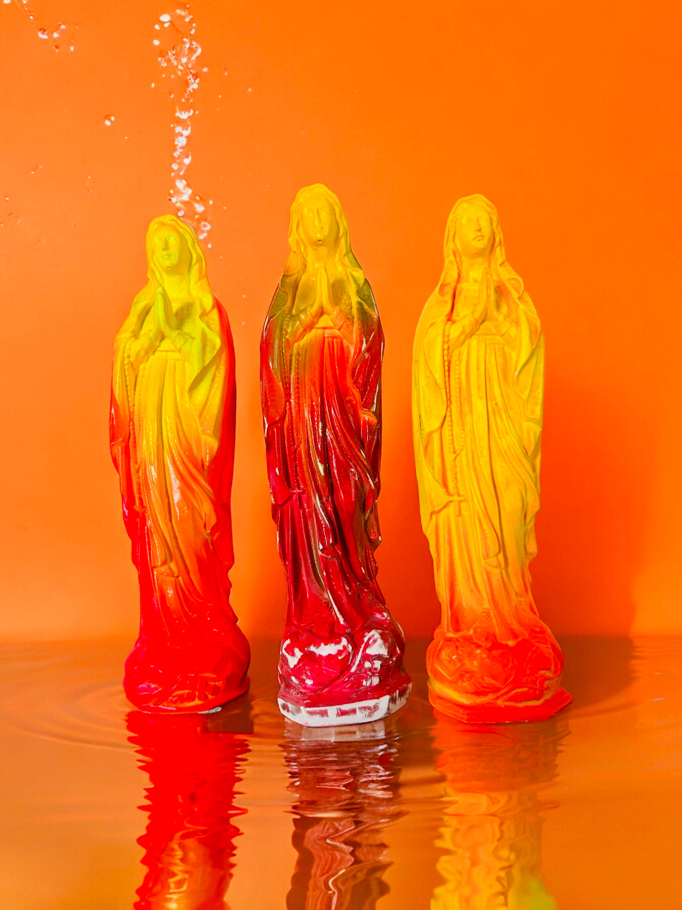 Vierge rouge et jaune