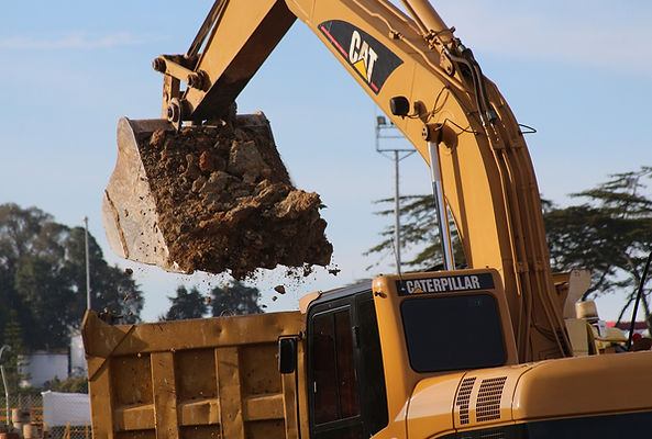 Извозване на отпадъци след изкоп и почистване от РЕ-КОНСТРУКТОР СТРОЙ ЕООД