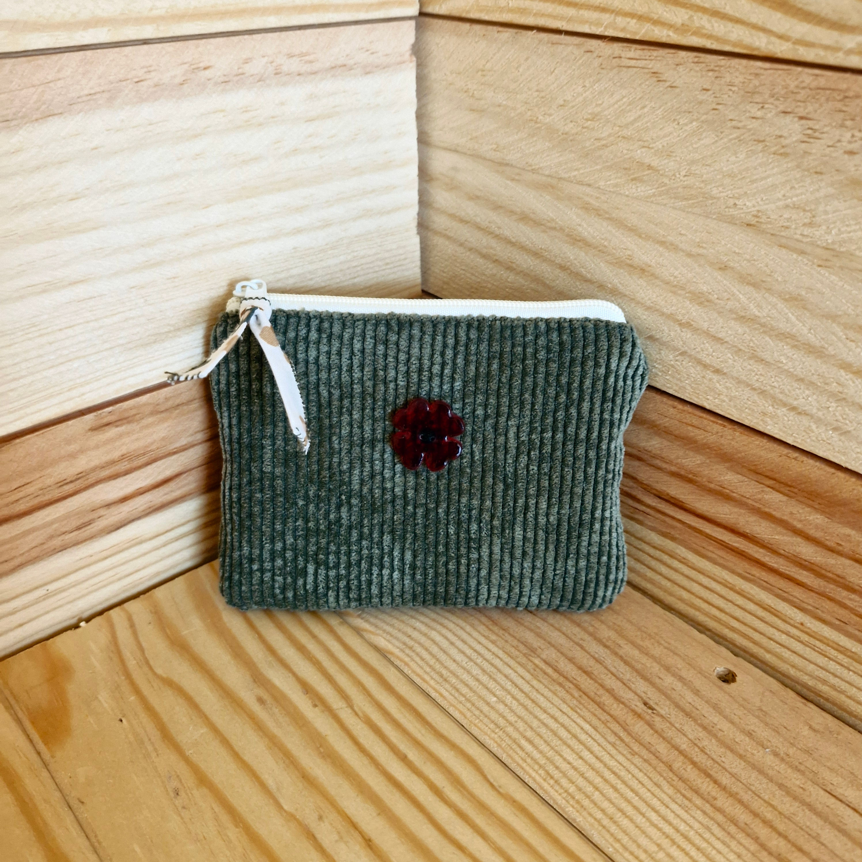 Porte-monnaie en velours côtelé vert kaki