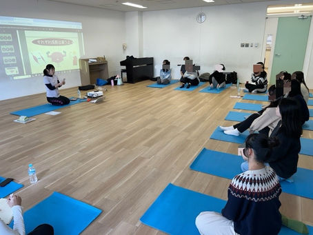 専門学校における保育に活かすヨガを授業で深める