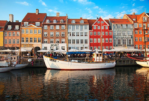 boat Nyhavn-in-Copenhagen
