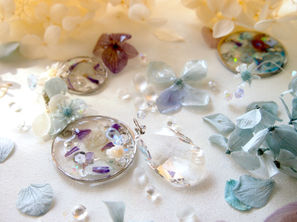  Atelier I'zu　[レジンで作る紫陽花色のサンキャッチャー] 5 月の手づくり雑貨レッスンのお知らせ