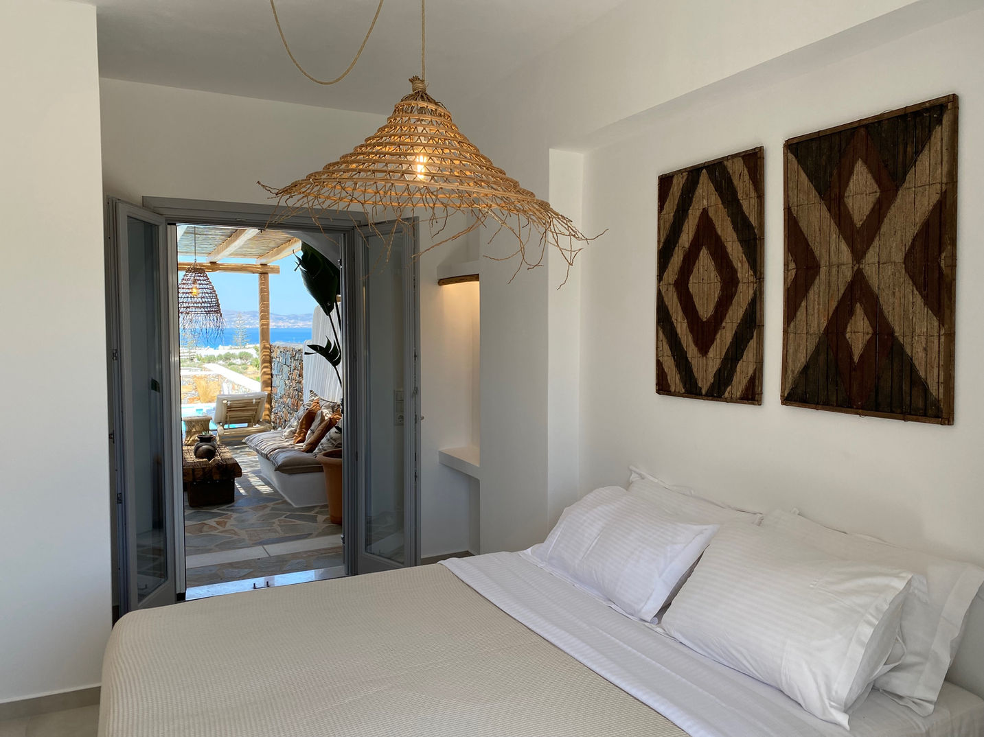 15 Main Bedroom Beachhouse Omega Naxos.jpeg