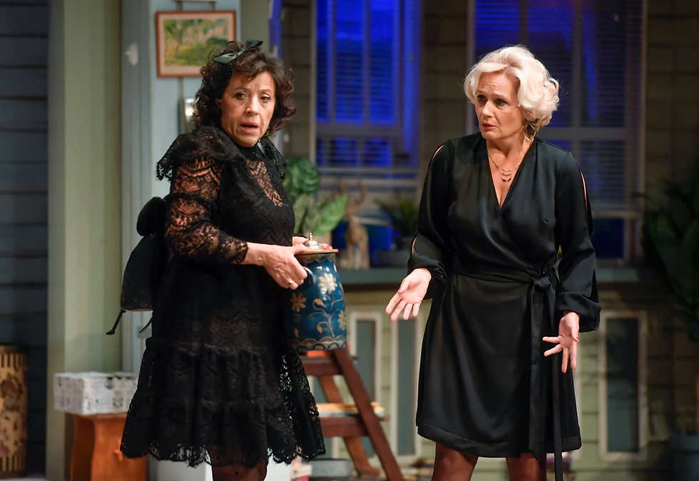 Teatr Kwadrat Umrzeć ze śmiechu kadr ze spektaklu