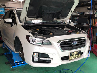 綺麗なレヴォーグが車検で入庫しました。