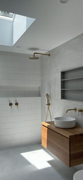 Bathroom 1 (4).jpg