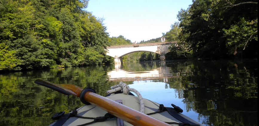 Balade en canoe sur L'Yonne pont du camping de Mailly Le château