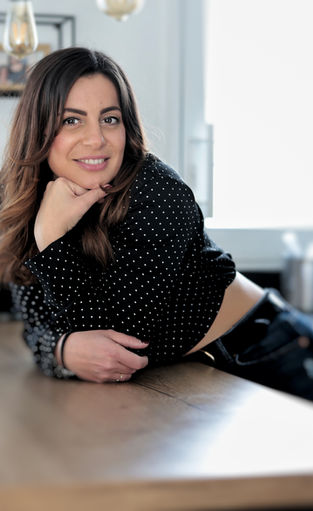 Fiona Apruzzese - Comédienne, théatre, film, comédie, improvisation, actrice