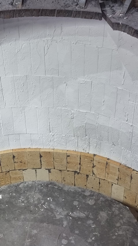 Pintura refractaria WWY6Y9 siendo usada como aislamiento térmico.