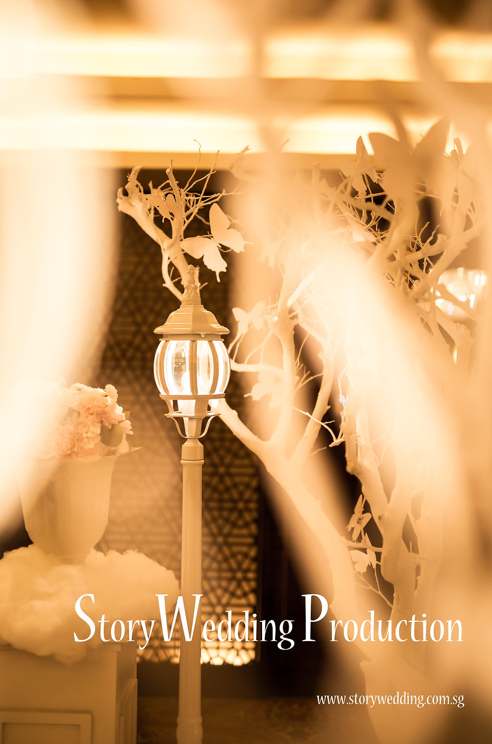 Aisle Standee002 - Standing Lamp