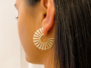 Chelsea wearing the Bianca earring