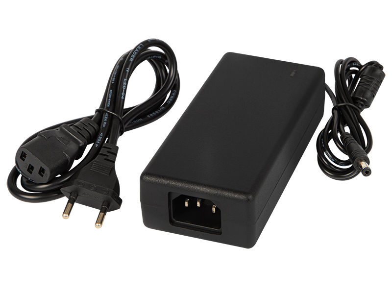 24V 3000mA 2.1/5.5 DC (+) Impulsa barošanas bloks