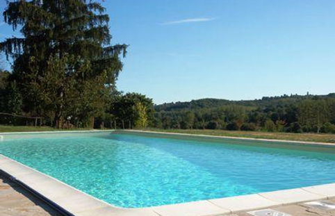 La piscina, B&B Monferrato