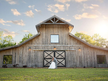From First Look to Last Dance: How to Choose a Rustic Wedding Venue Near Athens, GA That Fits Your Whole Day