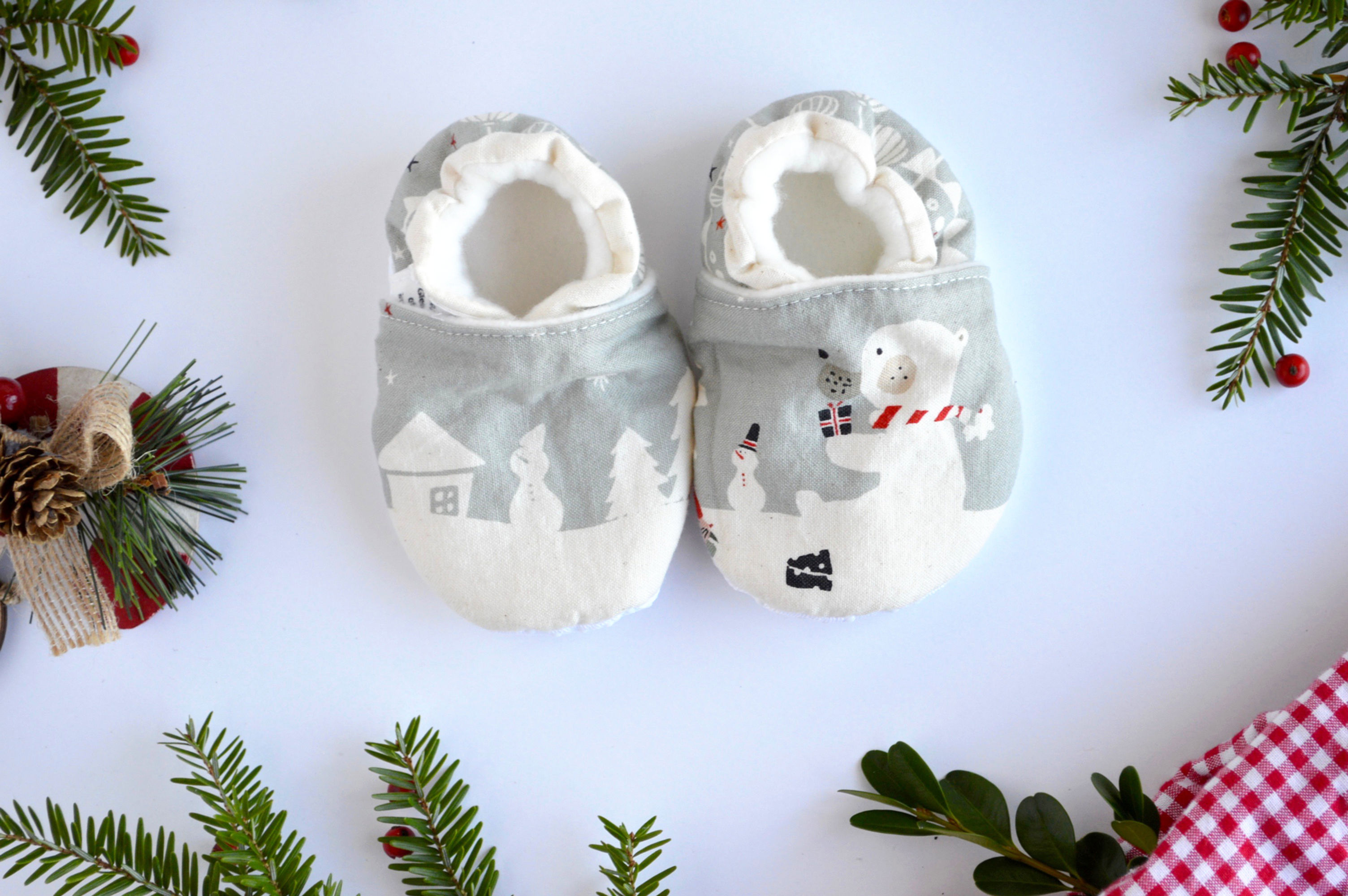 Waku Waku Christmas Shoes - Mr. Polar Bear