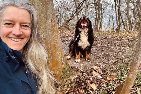 Was haben Hunde mit Selbstfürsorge zu tun? Rückblick auf ein Jahr Massage-Selbständigkeit