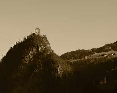 kronburg-05_edited.png