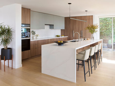 A Beverly Ridge Remodel that Pays Homage to the International Style of Architecture