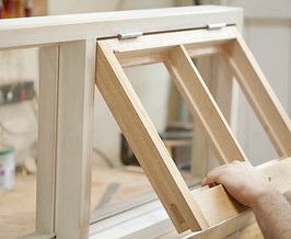 Carpenter Zusammenbauen bildet eben von