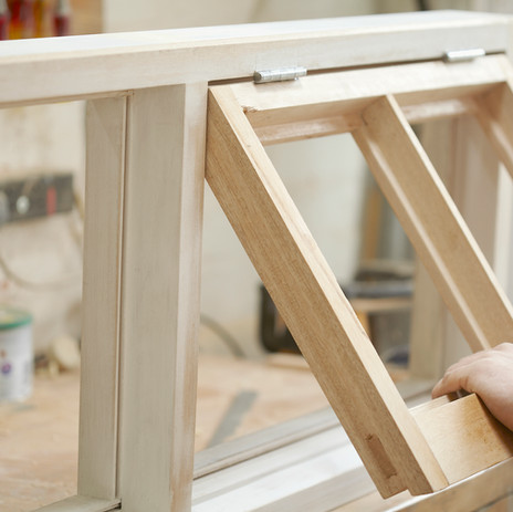 Carpenter montering nygjorda Windows