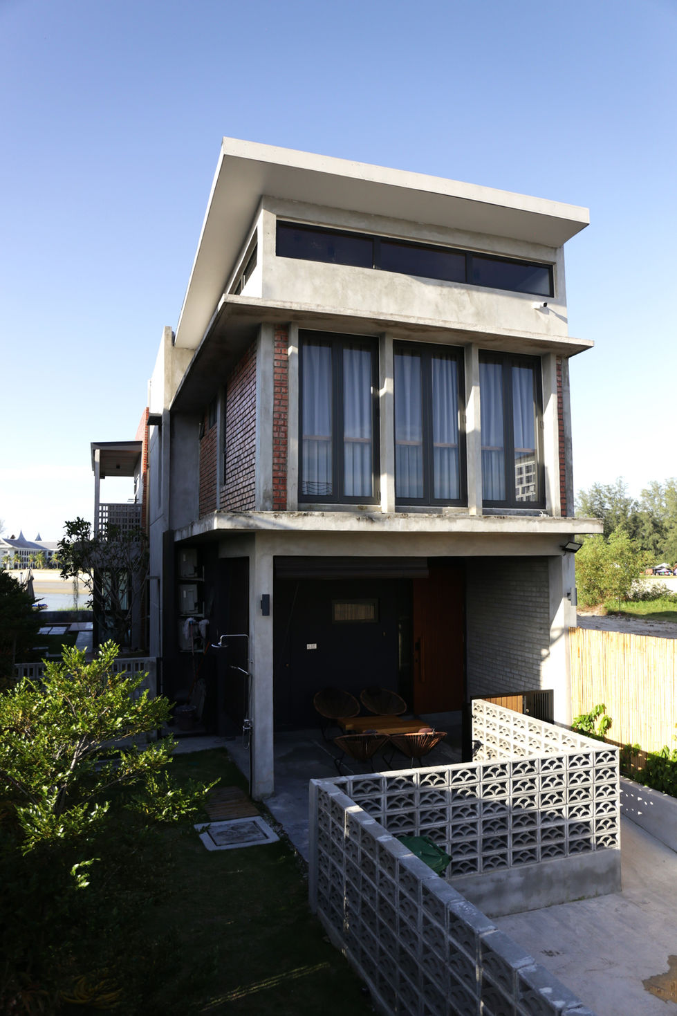 ocean nadi beach house villa bungalow tropical architecture architect port dickson 