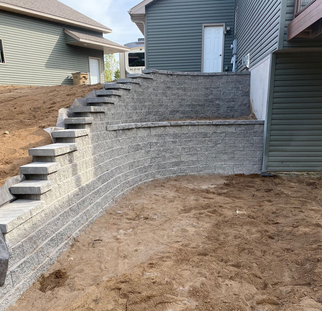 Retaining_Wall_Darryl_Waletzko_LLC_MN_Landscaper.jpg