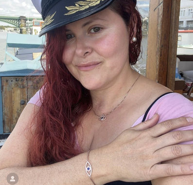 Woman wearing Isolene Jewellers necklace