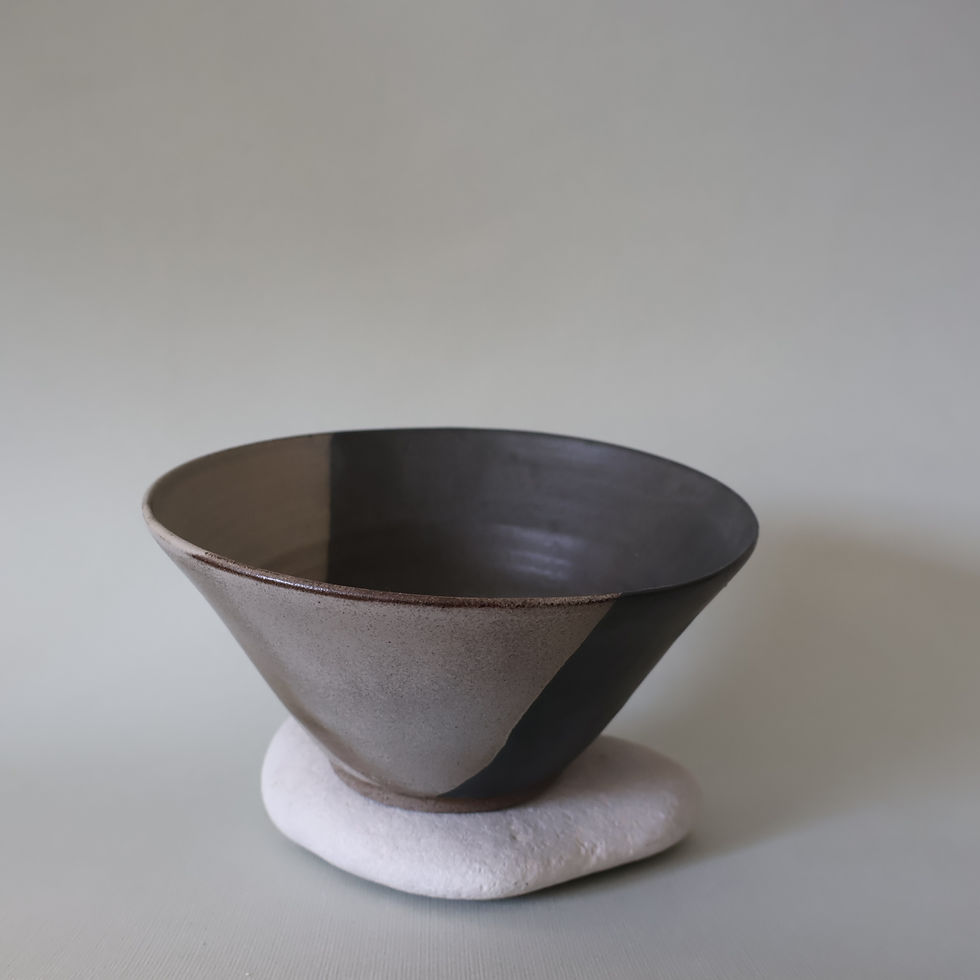 תמונה ממוזערת: קערה חצי חצי אפור שחור