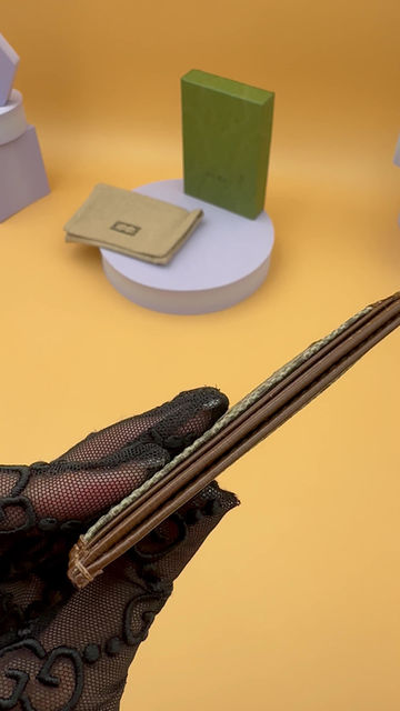 Thumbnail: GUCCI RETRO INTERLOCKING GG CARDHOLDER