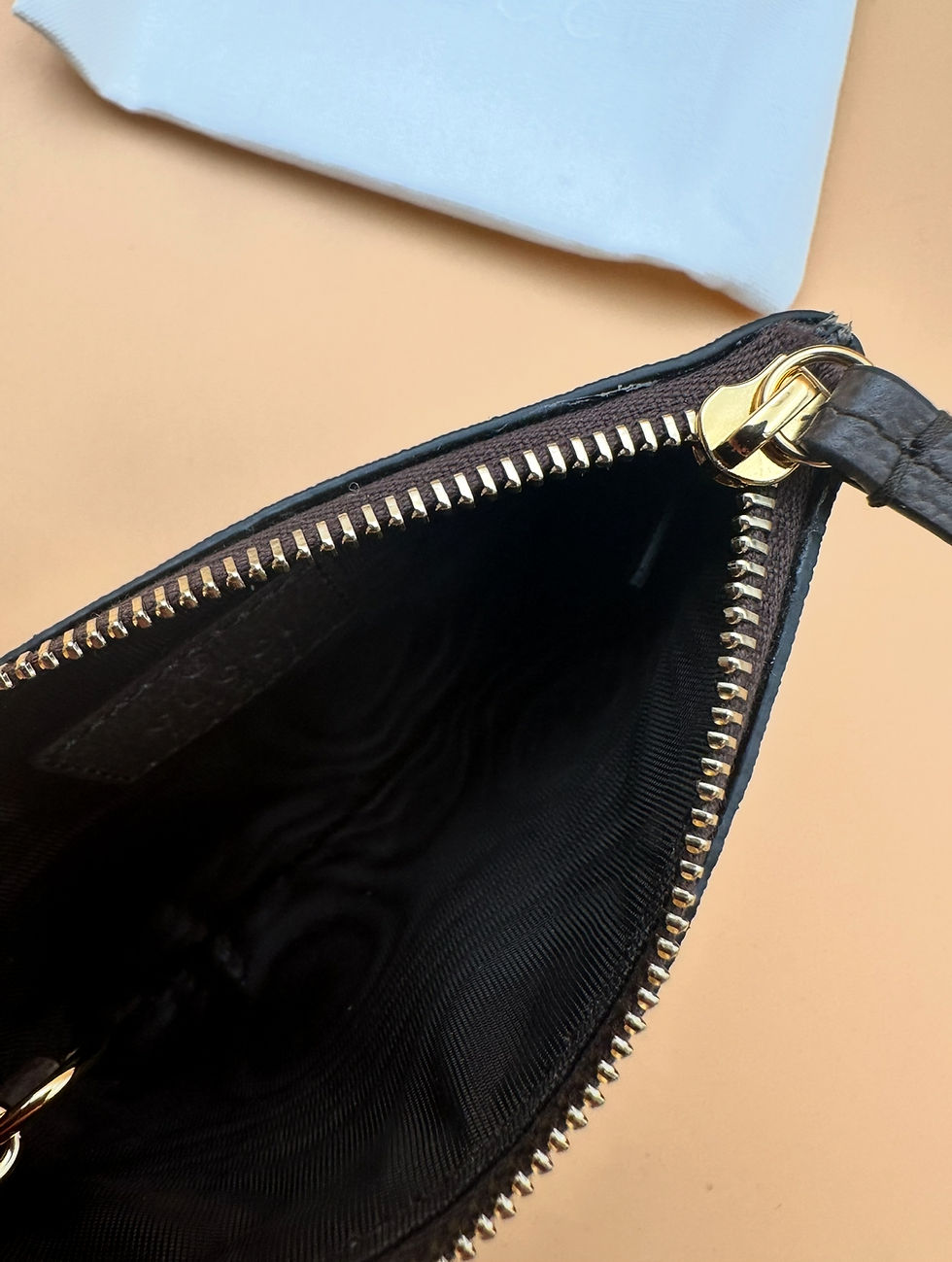 Thumbnail: GUCCI KEY POUCH