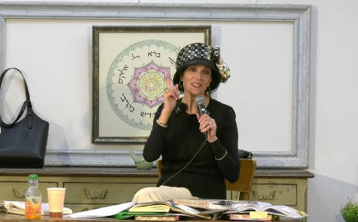 ”מים רבים לא יוכלו לכבות את האהבה” | הר' ימימה מזרחי