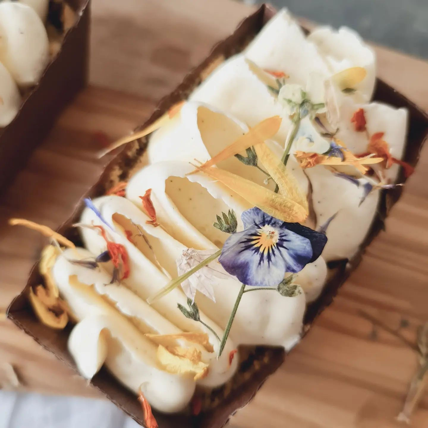 Mini Cake Loaf with Edible Flowers