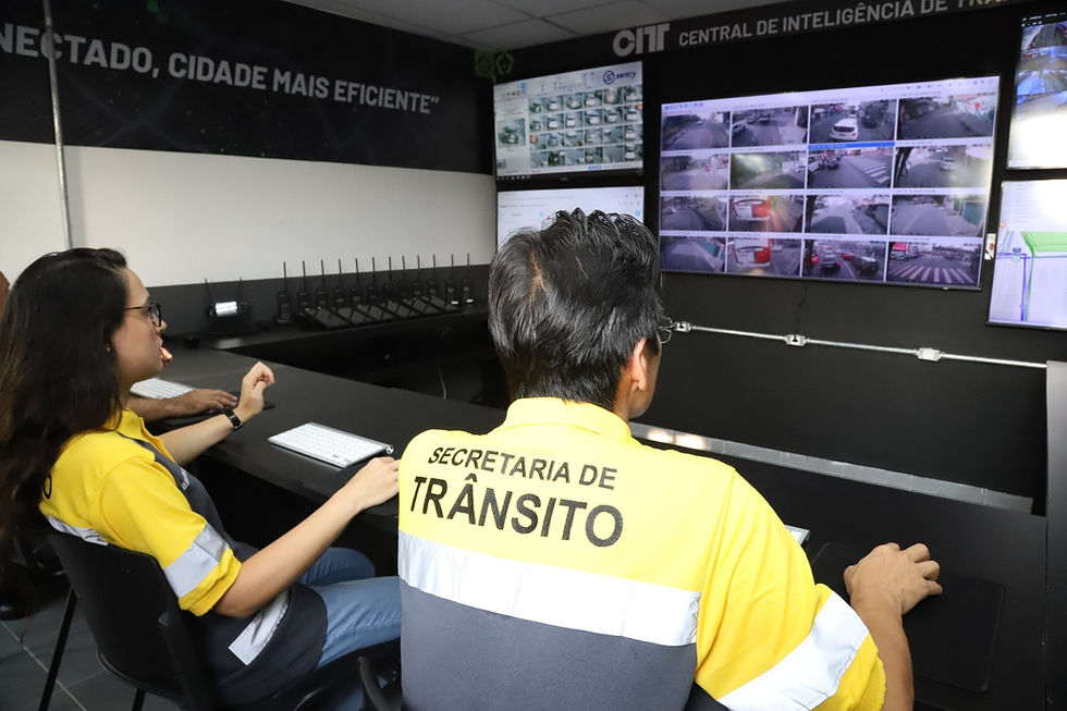 Prefeitura garante passe livre nos ônibus municipais, reforço na frota, monitoramento do trânsito com câmeras e esquema especial nas escolas e na saúde durante o primeiro turno, em 4 de outubro.