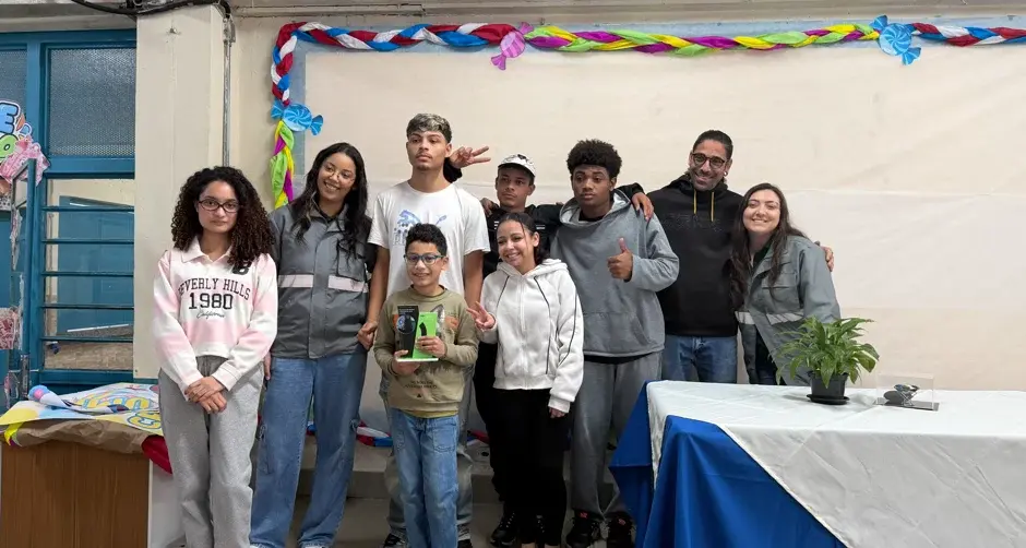 Estudantes de Rio Grande da Serra recebem prêmio por projetos de educação ambiental e saneamento
