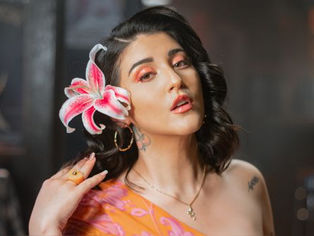 Marie Cherry Pop vuelve a la música y estrena “Billetes” su nuevo sencillo
