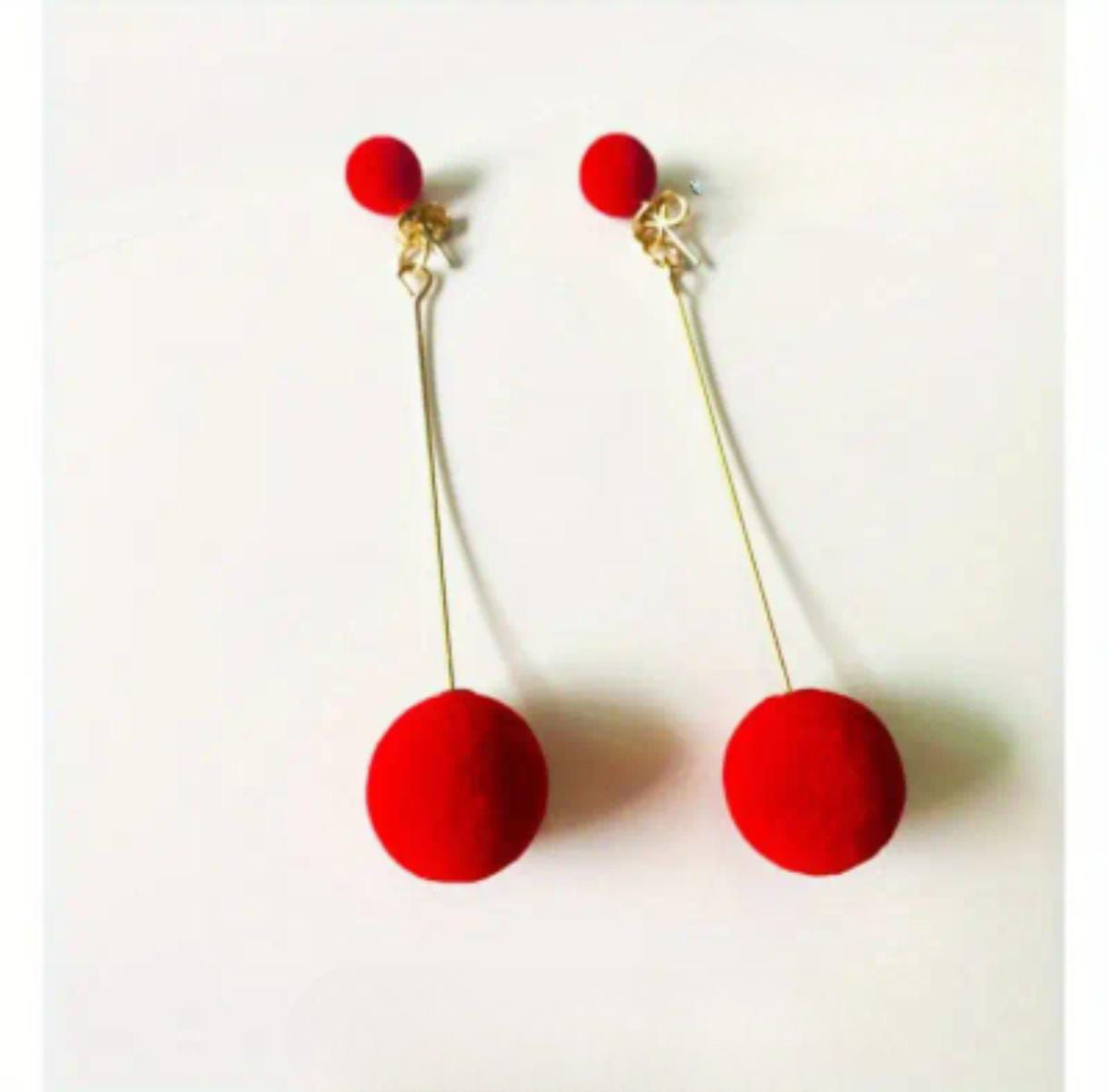 Aretes Red