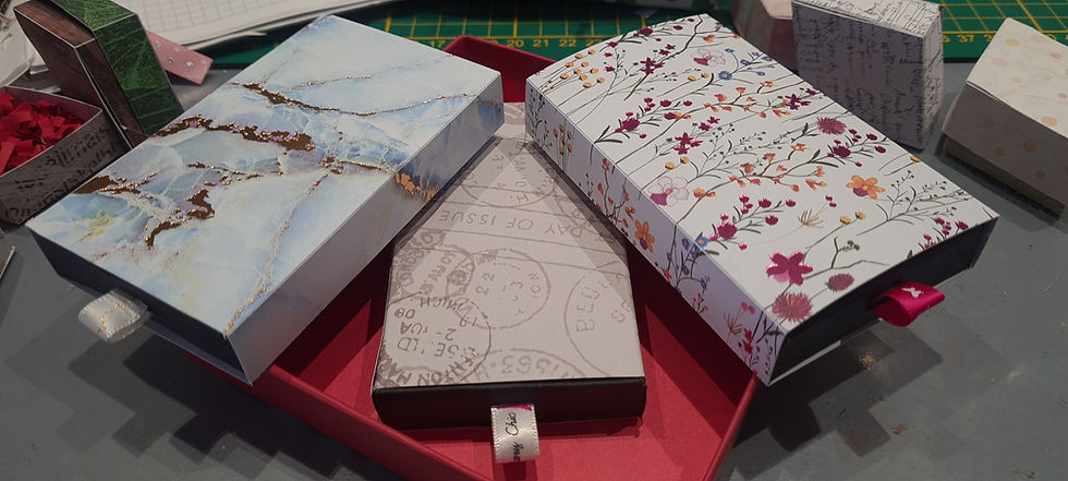 Thumbnail: Boîte cadeau - Papier de soie