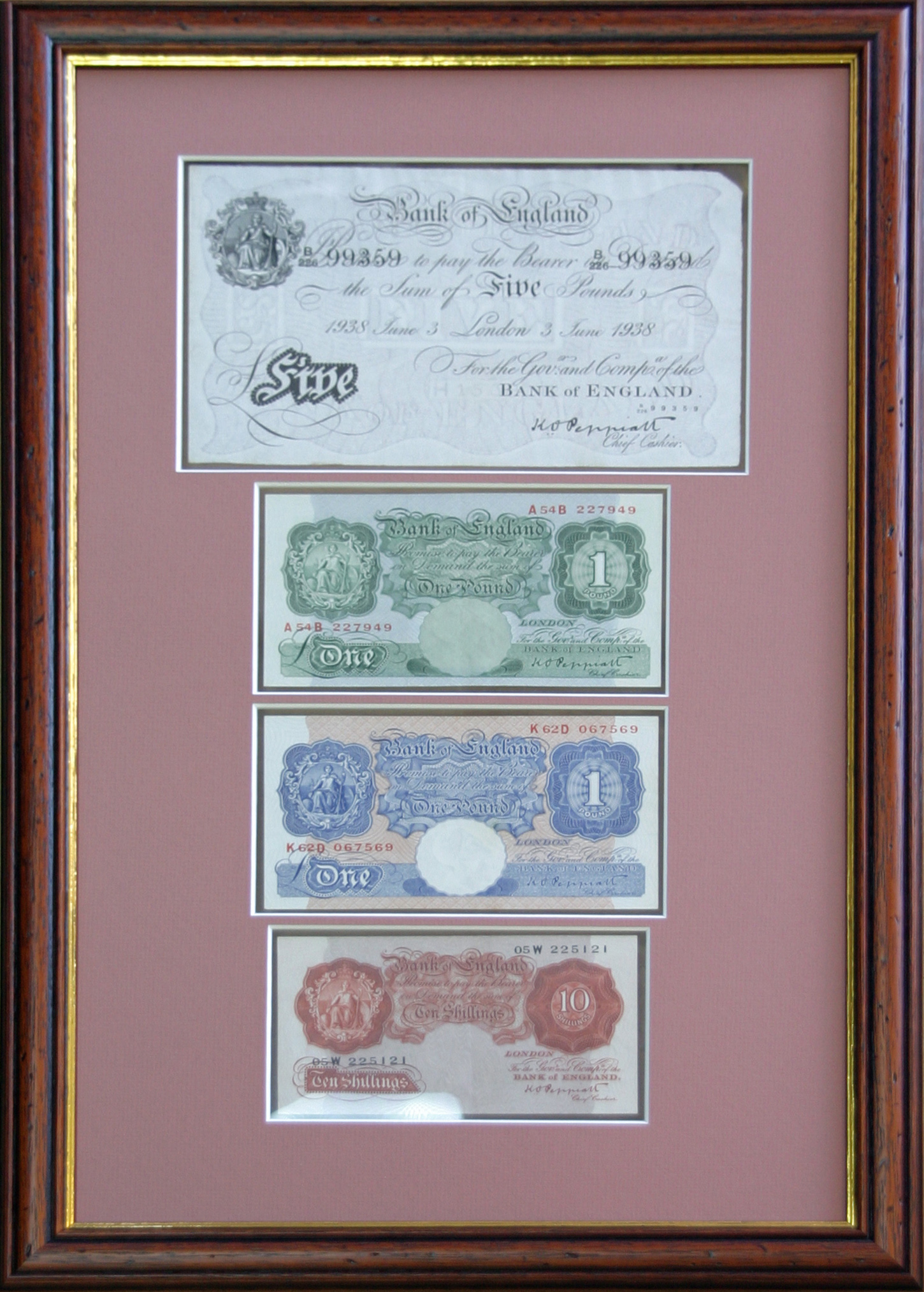 Encapsuated Bank Notes.