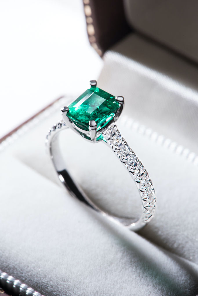 哥倫比雅祖母綠戒指