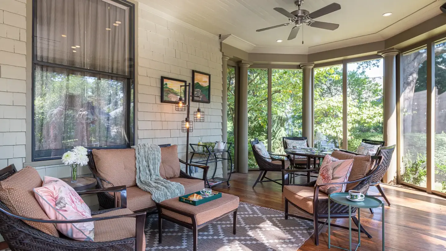 Cozy lounge area with boutique décor at Stonehurst Place bed and breakfast