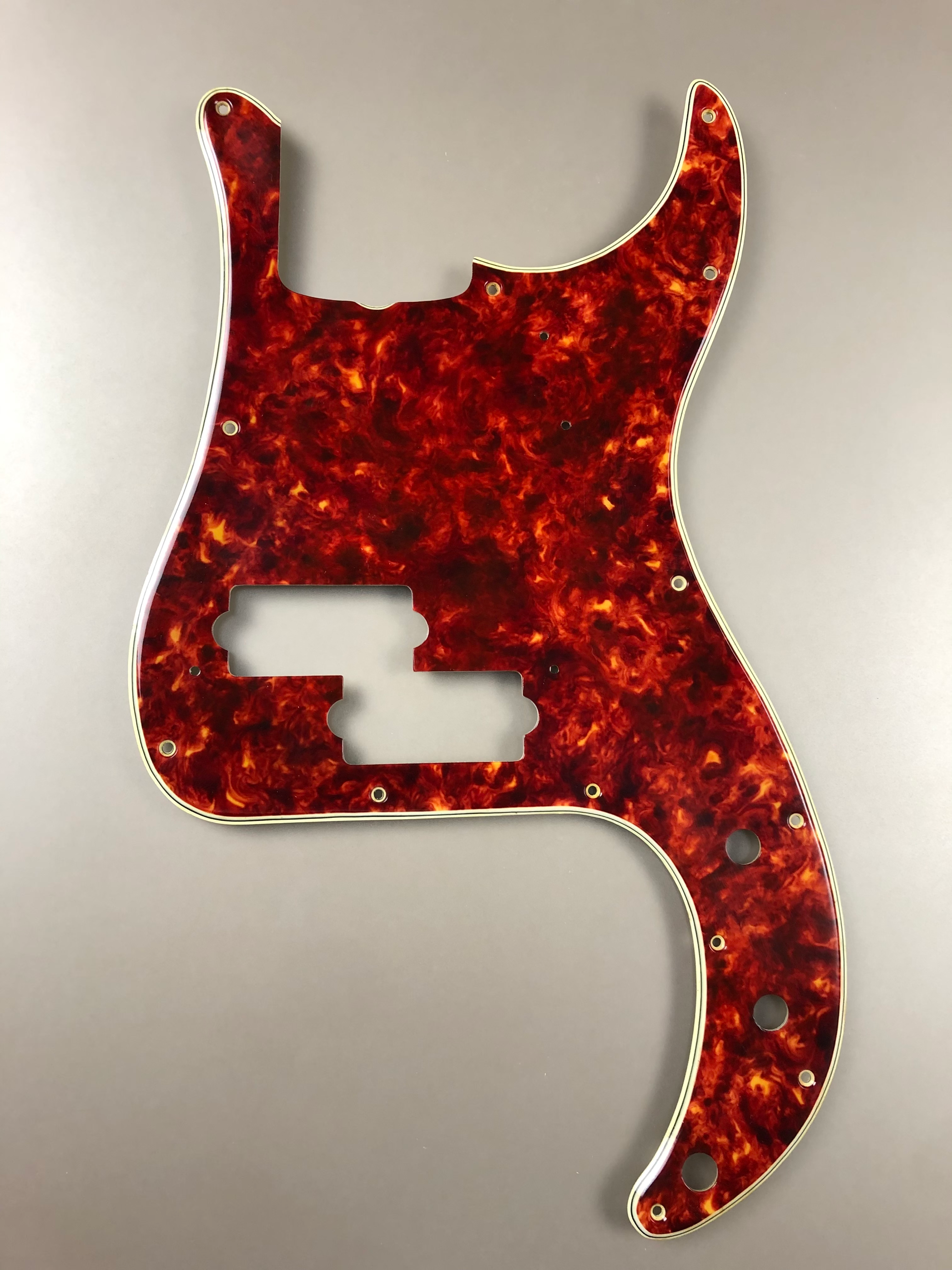 '1962' Precision Bass Tortoiseshell Pickguard (USA) - Light aging