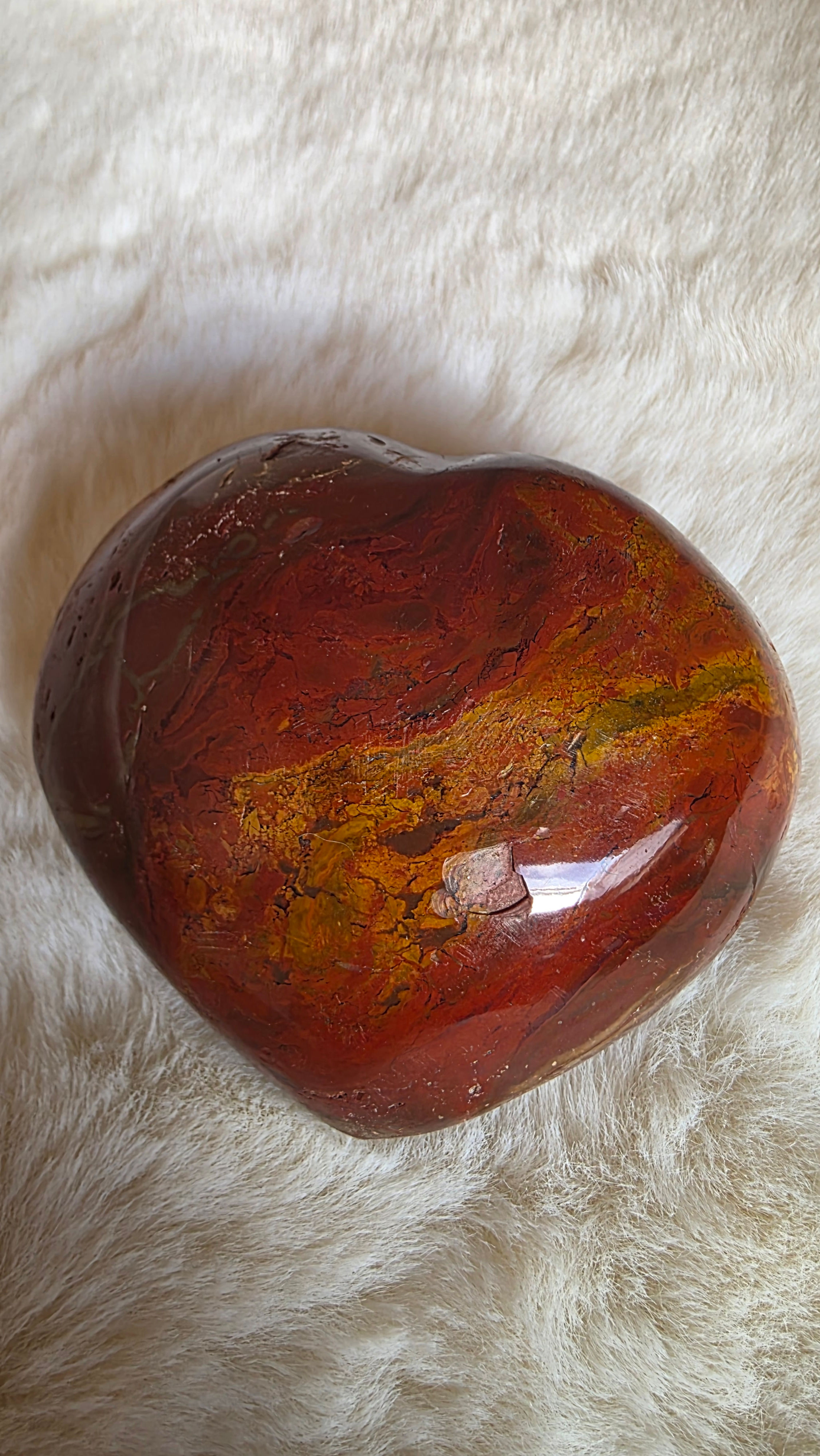 Voyage méditatif et pratique guidée avec votre cœur en bois fossilisé