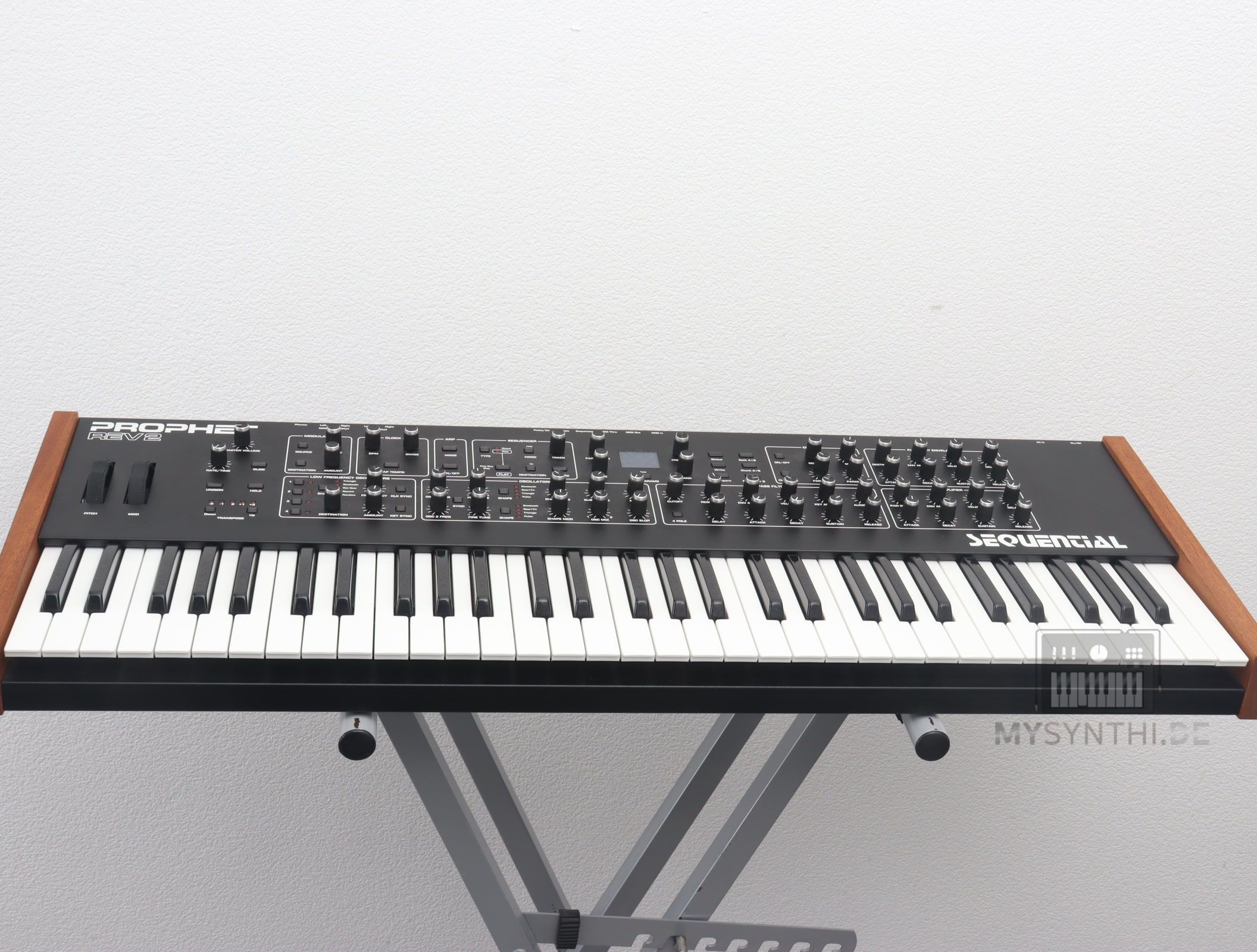 Sequential Prophet REV2-8 - 61 Tasten Synthesizer + OVP + 2 Jahre Gewährleistung