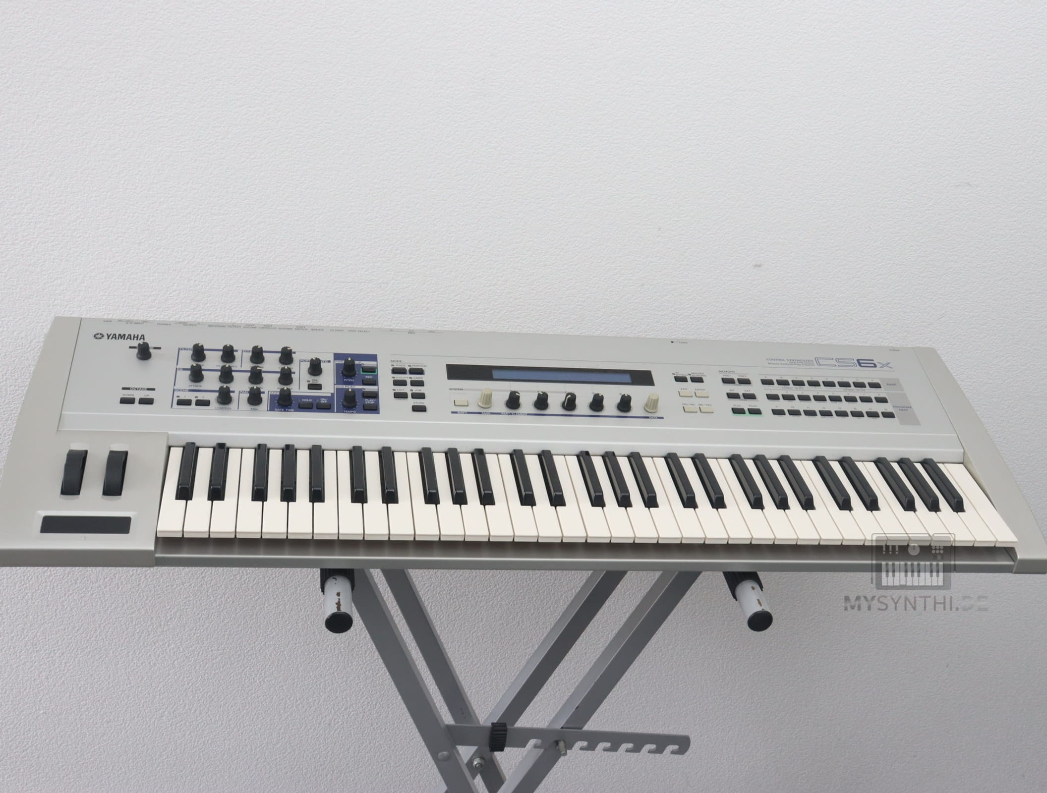 Yamaha CS6X - 61 Tasten Synthesizer + 1 Jahr Gewährleistung