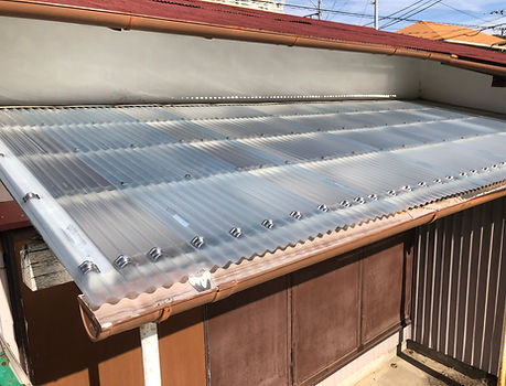 ベランダ屋根 交換工事 ポリカ波板A