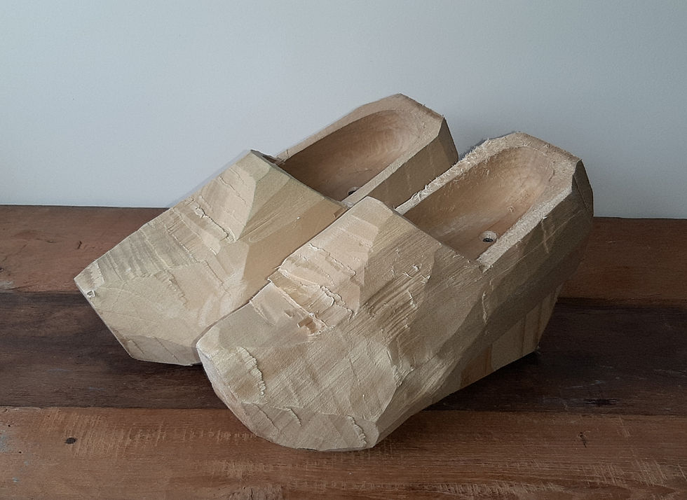 Thumbnail: Clogs