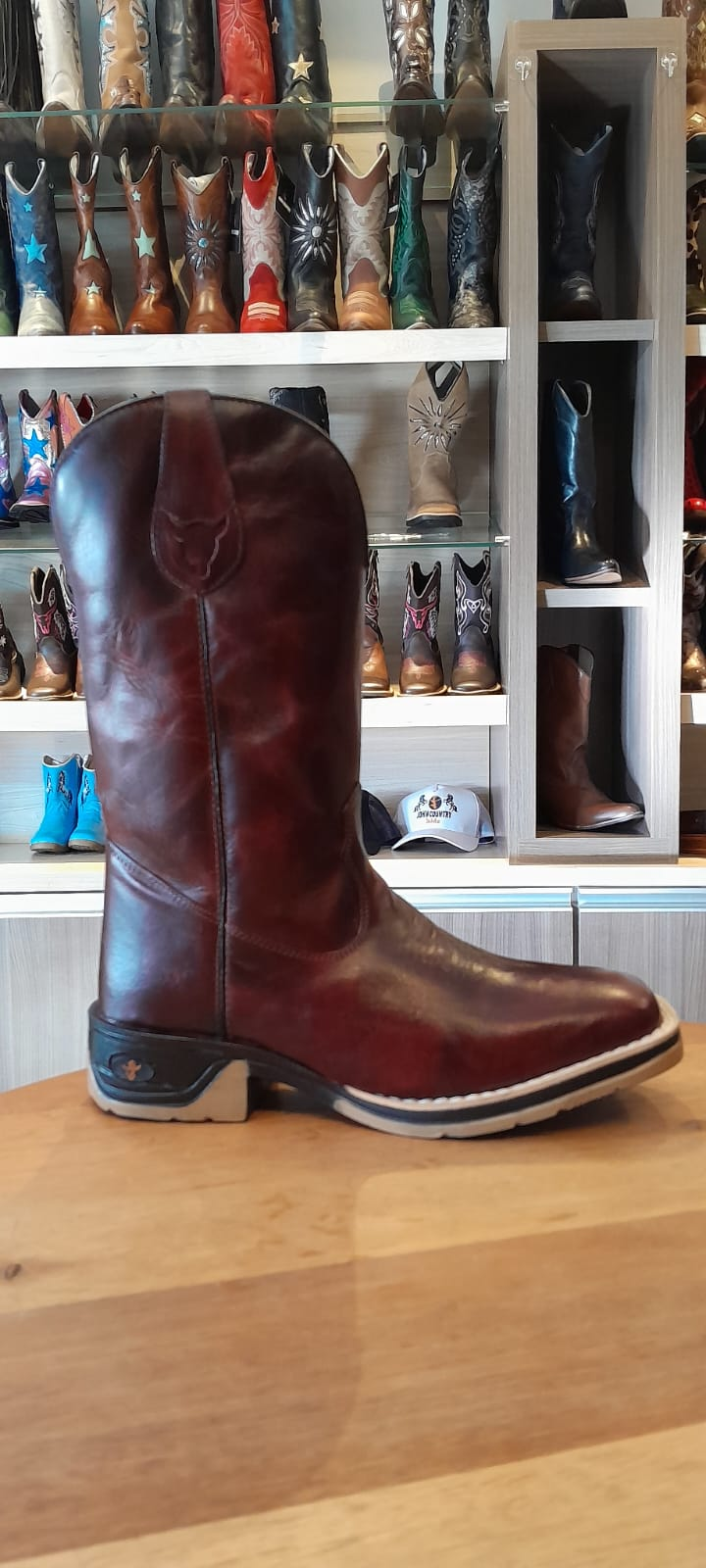 Miniatura: Bota Texana Masculina Lisa Cabernet - Couro Fossil - Solado Jump