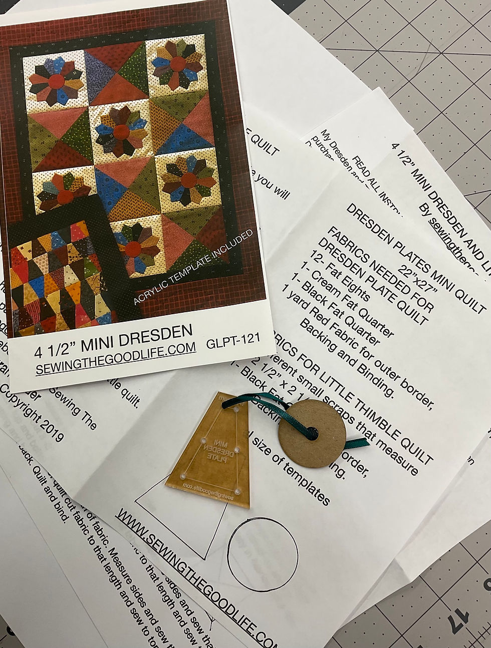Thumbnail: 4 1/2” Dresden Plate