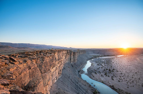 frl_camp_sunrise_river_01_cmyk_v1.png.jp