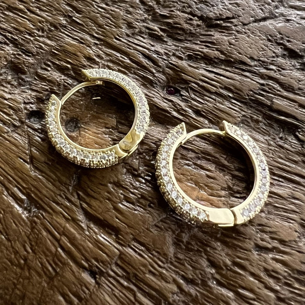 Brinco Argola Toda Cravejada Banho de Ouro 18K

